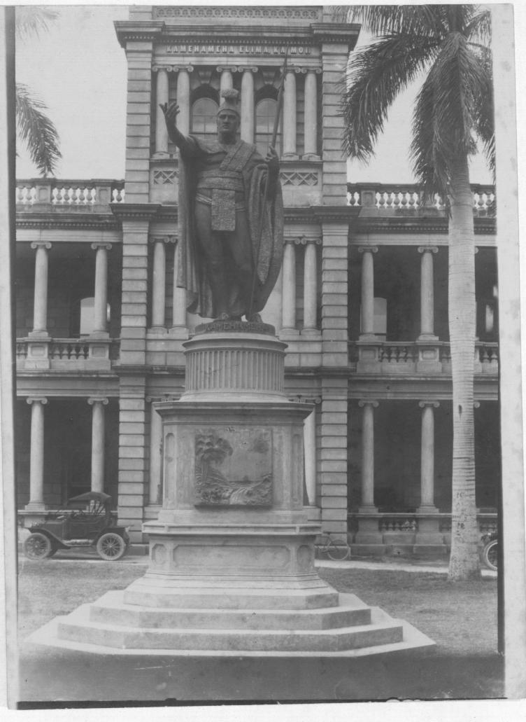 Kamehameha statue 2  large